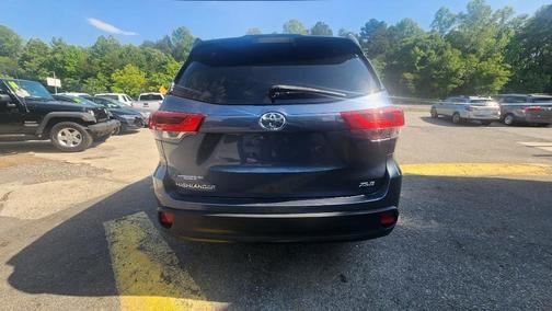 Blue 2019 Toyota Highlander XLE