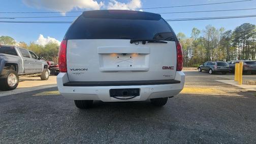 White 2013 GMC Yukon SLT