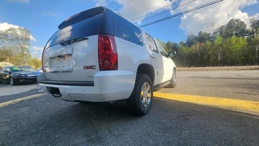 White 2013 GMC Yukon SLT