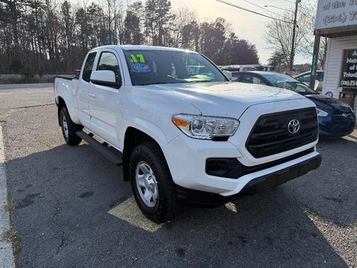 2017 Toyota Tacoma SR