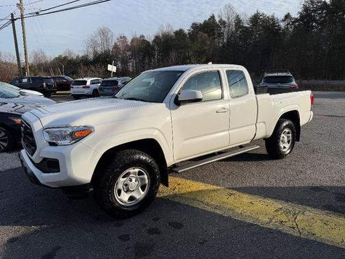 2017 Toyota Tacoma SR