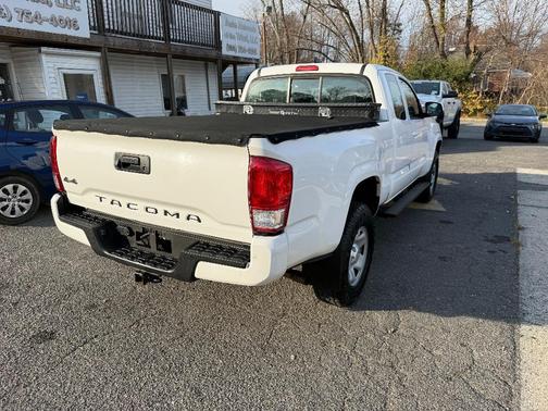 2017 Toyota Tacoma SR
