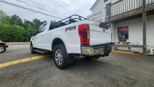 White 2022 Ford F-250 Lariat