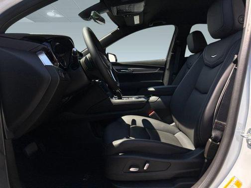 2025 Cadillac XT5 Luxury