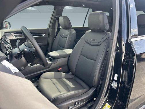 2025 Cadillac XT6 Premium Luxury FWD