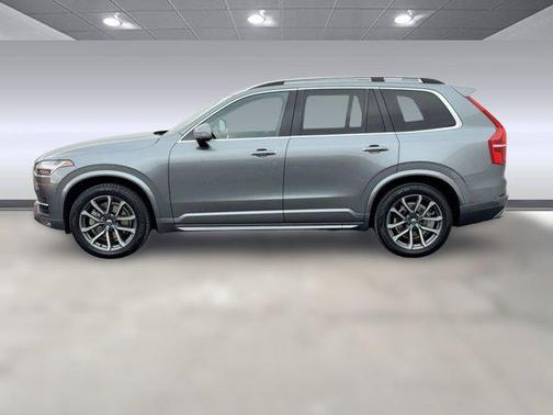 2017 Volvo XC90 T5 Momentum