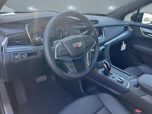 2025 Cadillac XT5 Luxury