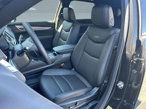 2025 Cadillac XT5 Luxury