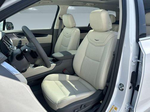 2025 Cadillac XT6 Premium Luxury FWD