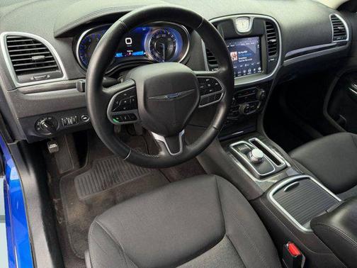 2018 Chrysler 300 Touring