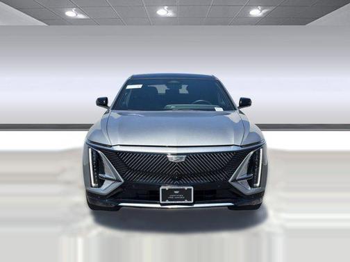 Argent Silver Metallic 2024 Cadillac LYRIQ Luxury