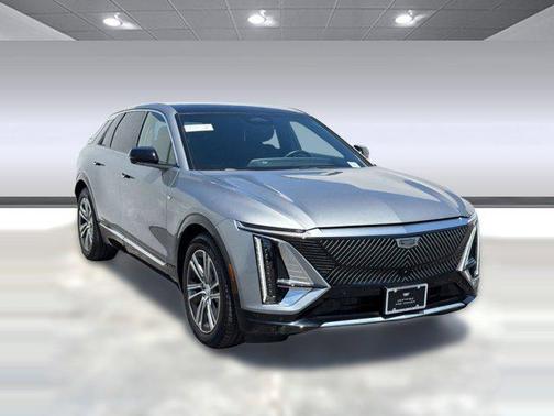 Argent Silver Metallic 2024 Cadillac LYRIQ Luxury