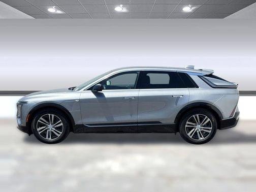 Argent Silver Metallic 2024 Cadillac LYRIQ Luxury