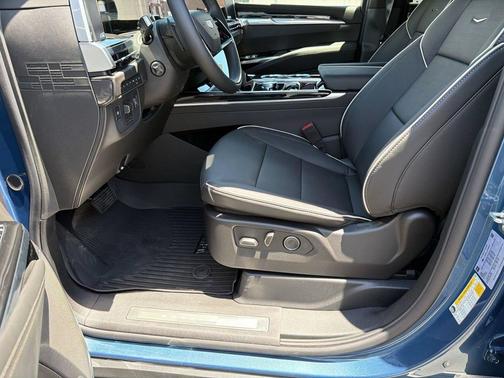 Deep Sea Metallic 2026 Cadillac Escalade Sport