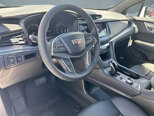 2025 Cadillac XT5 Luxury