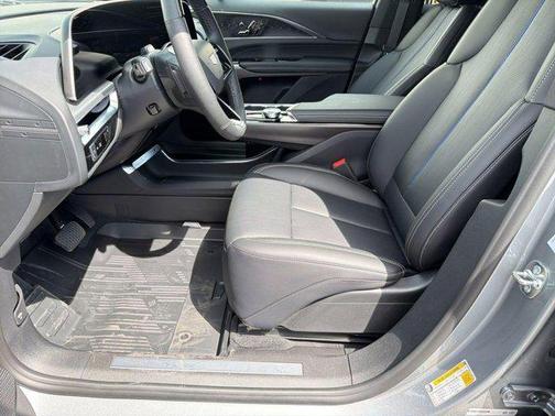 Argent Silver Metallic 2026 Cadillac LYRIQ Sport