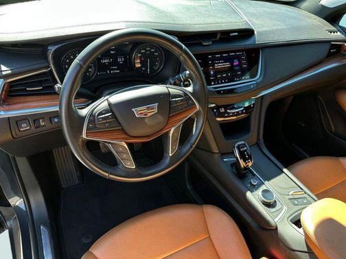 2022 Cadillac XT5 Premium Luxury