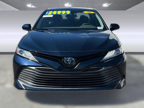 2020 Toyota Camry Hybrid XLE