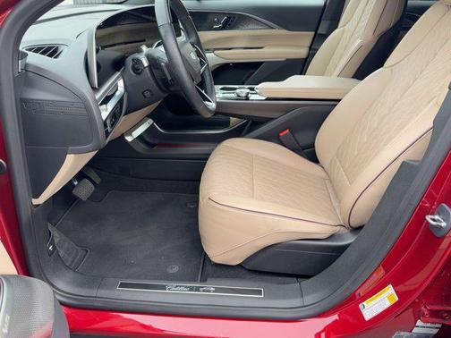 2024 Cadillac LYRIQ Sport