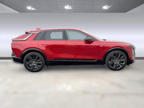 2024 Cadillac LYRIQ Sport