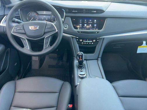 2025 Cadillac XT5 Luxury