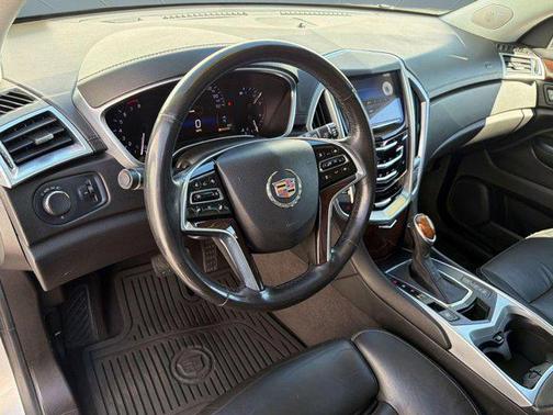 Radiant Silver Metallic 2016 Cadillac SRX Luxury Collection