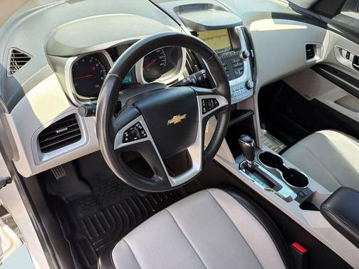 Silver Ice Metallic 2017 Chevrolet Equinox Premier