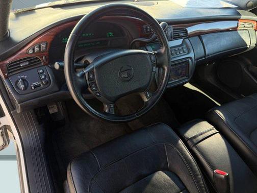 2005 Cadillac DeVille Base