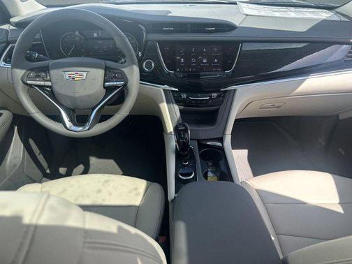 2025 Cadillac XT6 Premium Luxury FWD