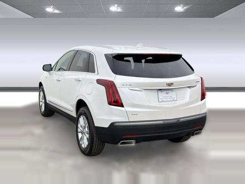 Crystal White Tricoat 2026 Cadillac XT5 Luxury