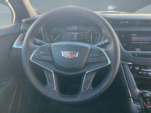 2025 Cadillac XT5 Luxury