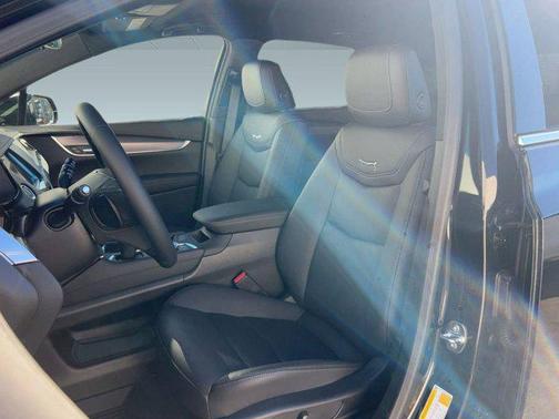 2025 Cadillac XT5 Luxury