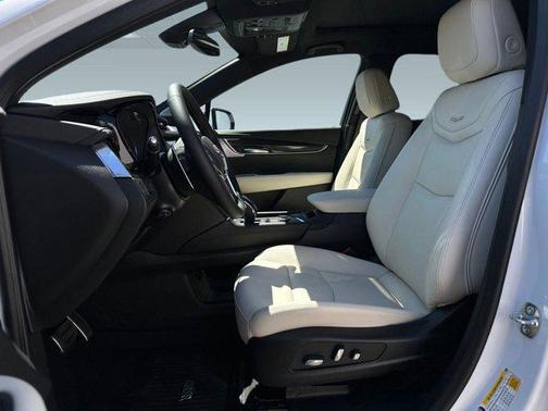 2025 Cadillac XT5 Sport