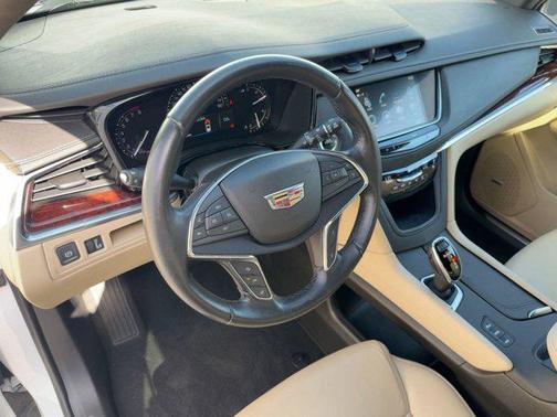 2019 Cadillac XT5 Premium Luxury