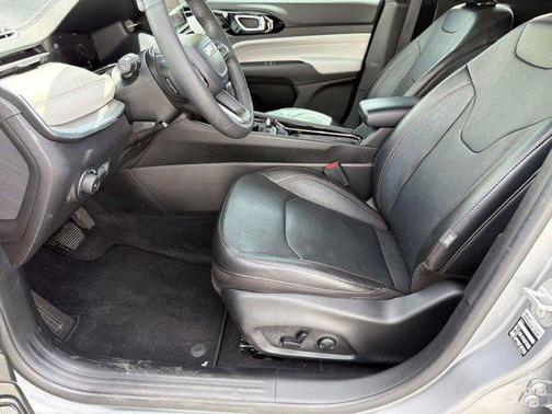 Billet Silver Metallic Clearcoat 2023 Jeep Compass Limited