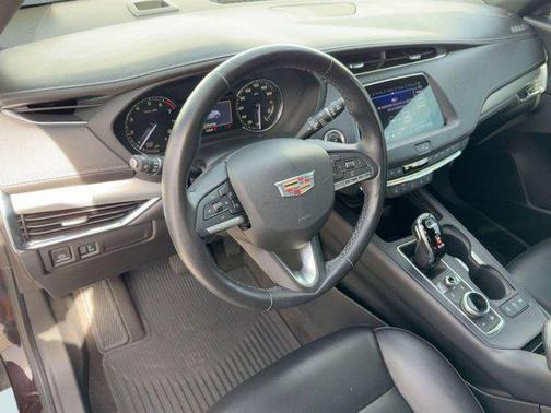 2020 Cadillac XT4 Premium Luxury