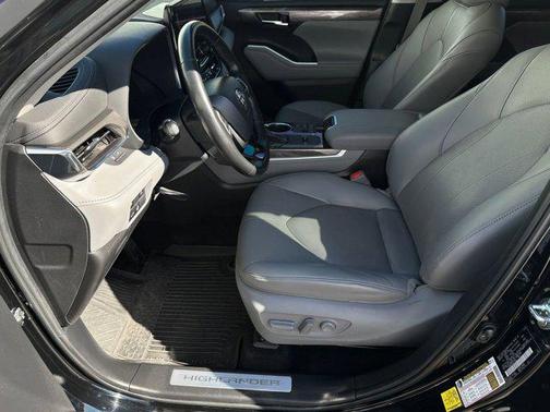 2023 Toyota Highlander Hybrid Limited
