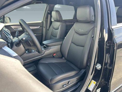 2025 Cadillac XT5 Luxury