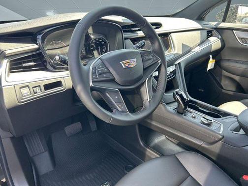2025 Cadillac XT5 Luxury