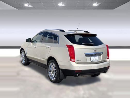 Silver Coast Metallic 2013 Cadillac SRX Performance Collection