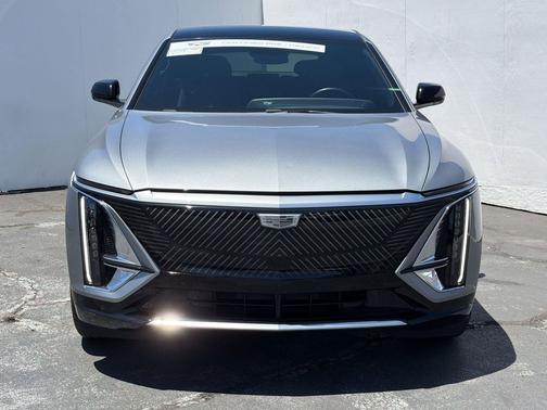 Argent Silver Metallic 2024 Cadillac LYRIQ Tech