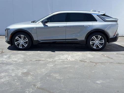 Argent Silver Metallic 2024 Cadillac LYRIQ Tech