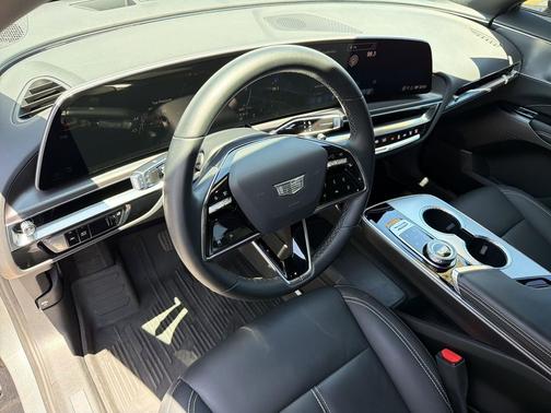 Argent Silver Metallic 2024 Cadillac LYRIQ Tech