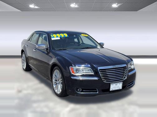 Blackberry Pearl 2012 Chrysler 300 Limited