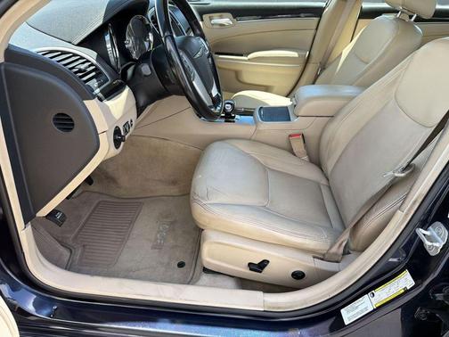Blackberry Pearl 2012 Chrysler 300 Limited