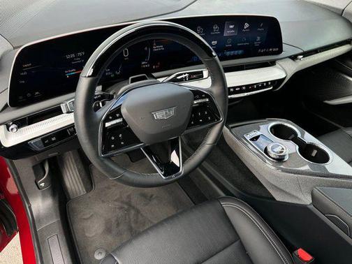 2025 Cadillac OPTIQ Sport 2 AWD