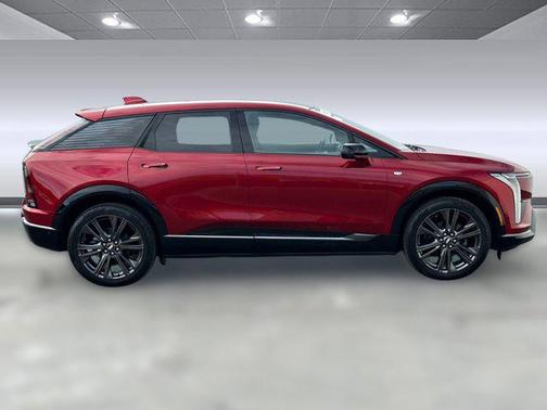 2025 Cadillac OPTIQ Sport 2 AWD