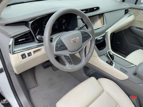 2017 Cadillac XT5 Premium Luxury