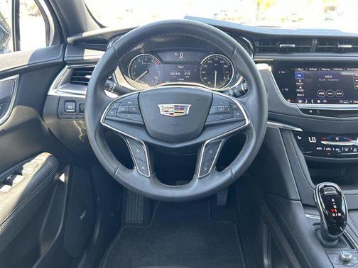 2022 Cadillac XT5 Luxury