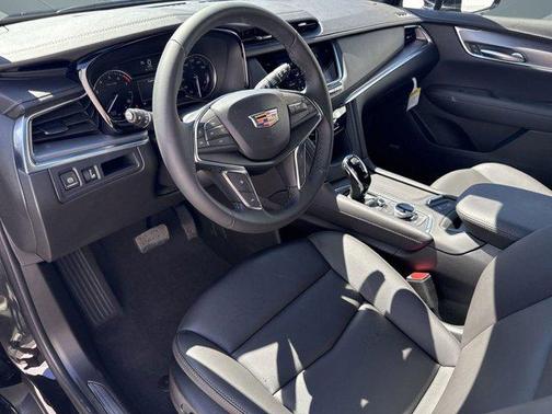 2025 Cadillac XT5 Luxury